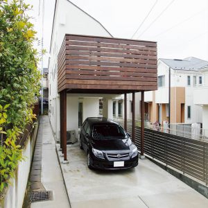 狭小住宅の駐車場