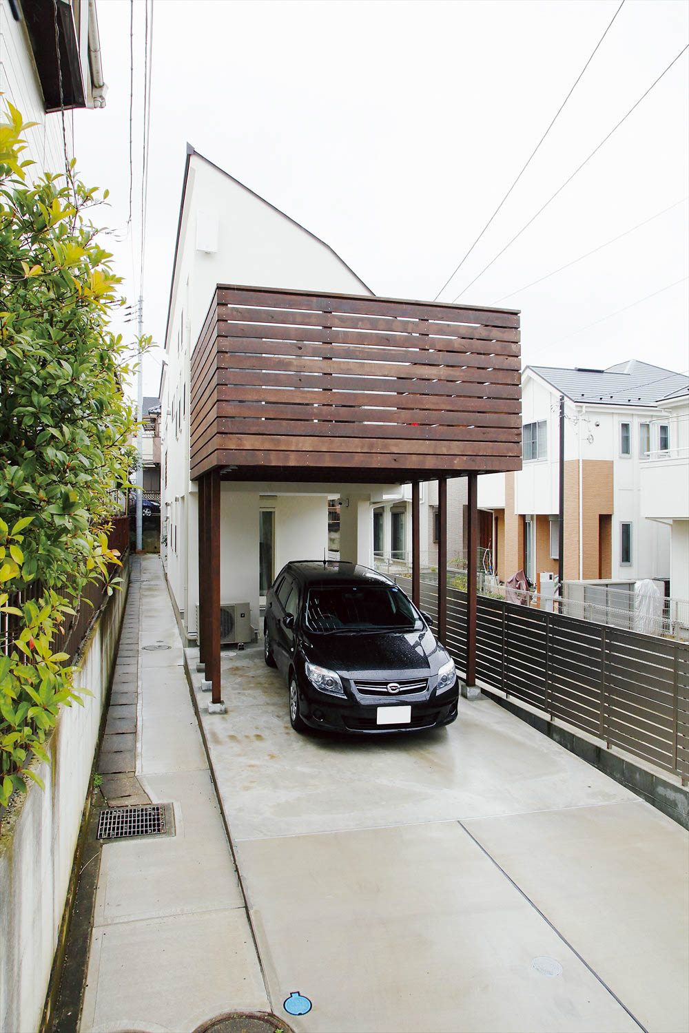 狭小住宅の駐車場