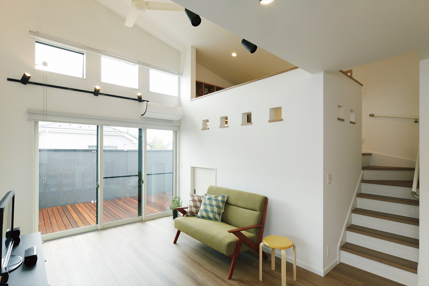 シンプルなスキップフロアの家