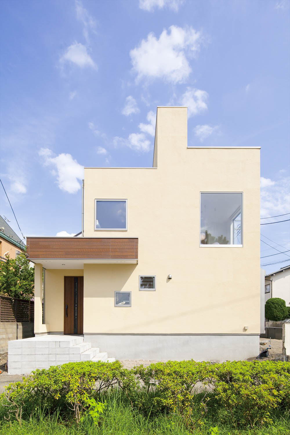 凹凸の個性的な外観