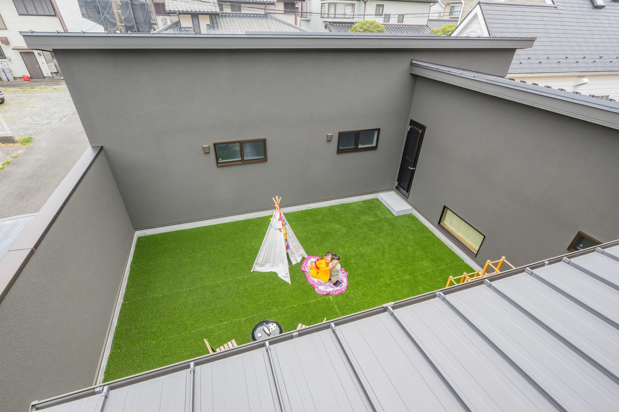 プライベートな中庭に3世代が集う、和モダンハウス